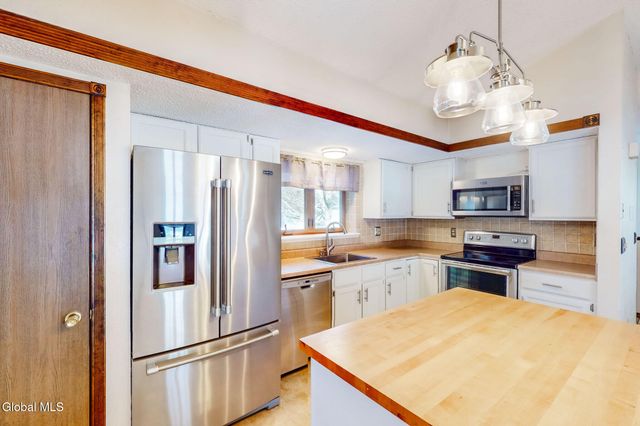 123 Southbury Road, Clifton Park, NY 12065