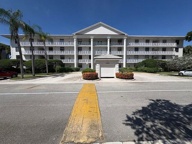3540 WHITEHALL Drive 105, West Palm Beach, FL 33401