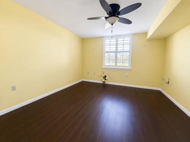 3540 WHITEHALL Drive 105, West Palm Beach, FL 33401