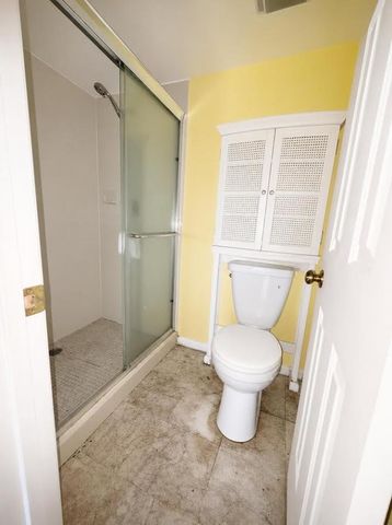 3540 WHITEHALL Drive 105, West Palm Beach, FL 33401