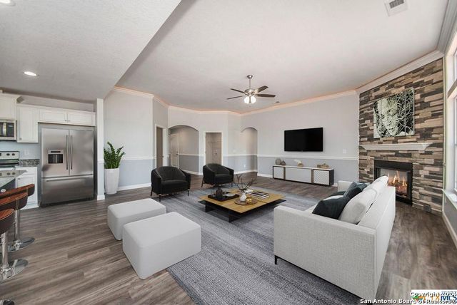 183 Lost Maples Way, Marion, TX 78124