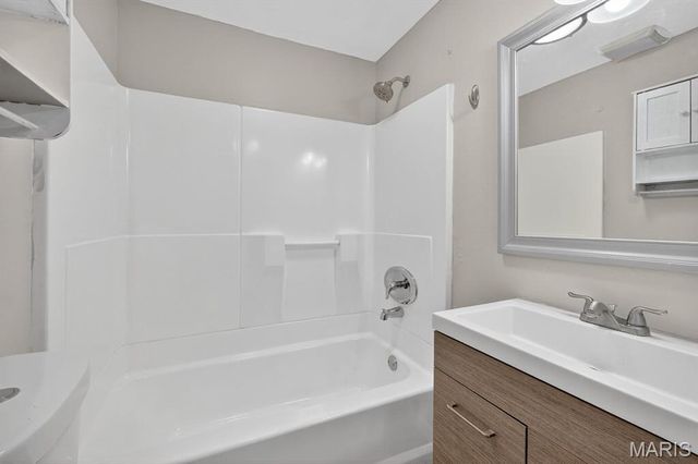 10730 Wurdack Avenue, St Louis, MO 63114