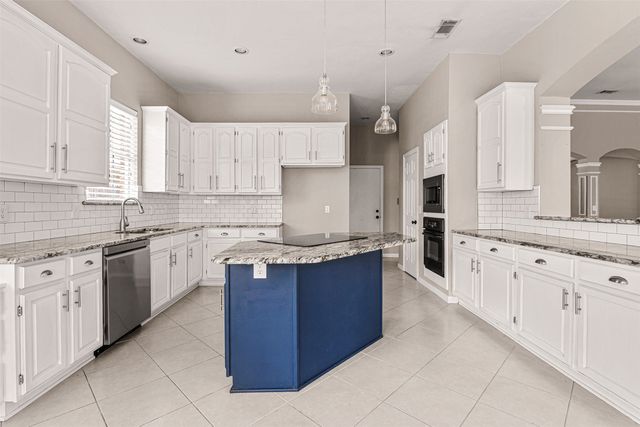 407 Dorcas Lane, Arlington, TX 76013