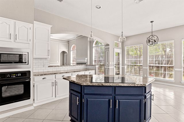 407 Dorcas Lane, Arlington, TX 76013