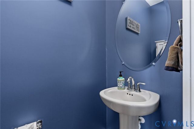 13109 Winding White Rose Ln, Ashland, VA 23005