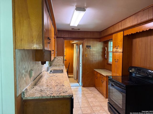 1806 Viewridge Dr, San Antonio, TX 78213