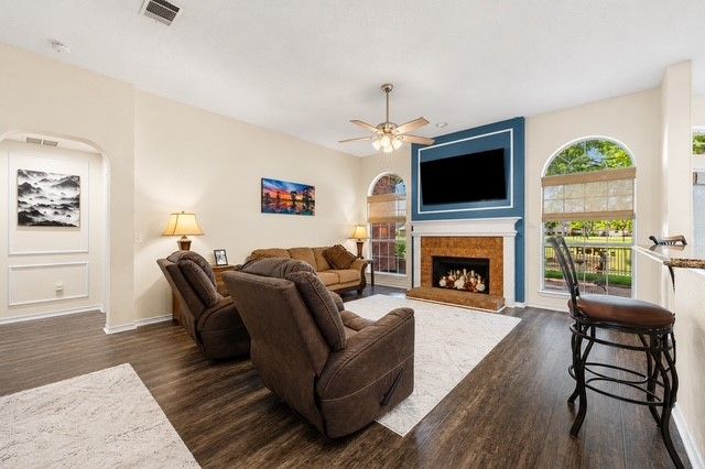 521 Palm Desert Drive, Garland, TX 75044