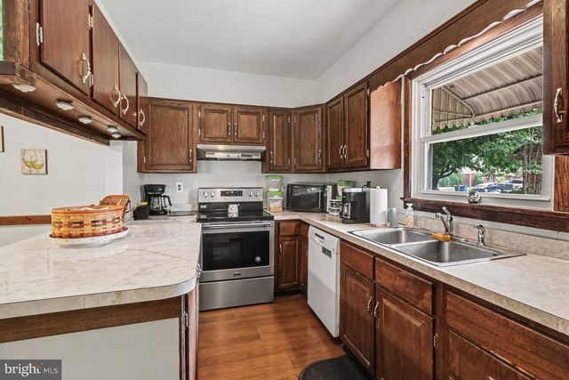 414 APPLETREE RD, Camp Hill, PA 17011