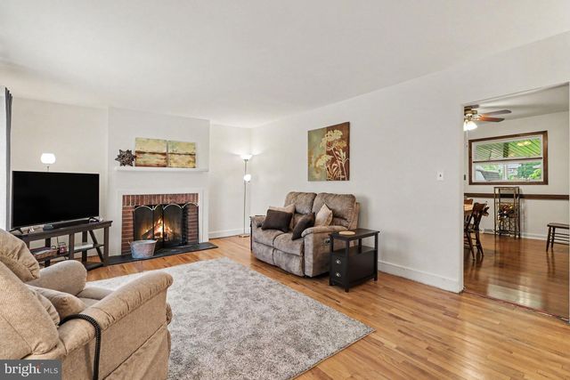 414 APPLETREE RD, Camp Hill, PA 17011