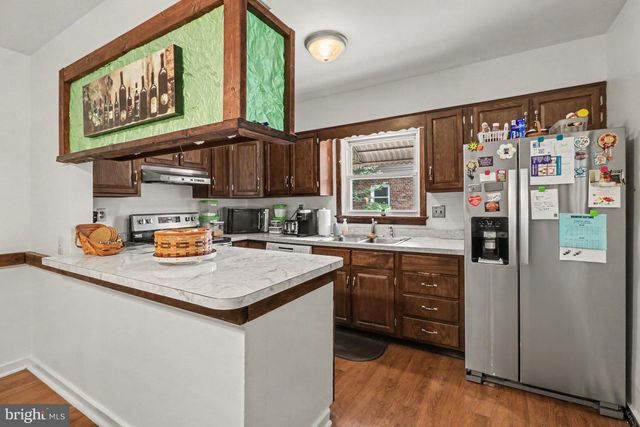 414 APPLETREE RD, Camp Hill, PA 17011