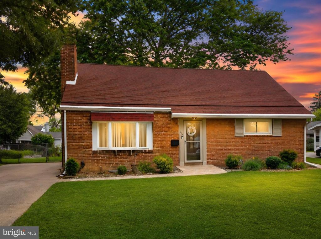 414 APPLETREE RD, Camp Hill, PA 17011