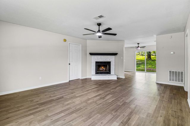 3360 Us Highway 190 W, Point Blank, TX 77364