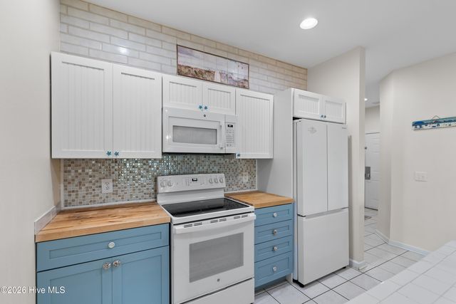 133 Avian Drive Apt 3403, Sunset Beach, NC 28468