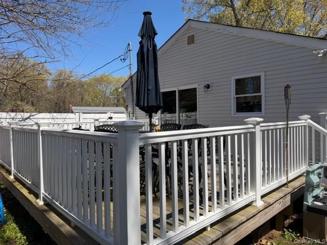 10 Hollingsworth Place, Centereach, NY 11720