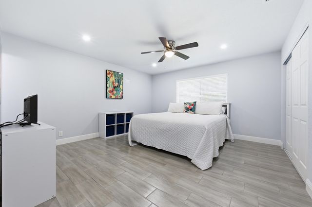 586 Laconia Circle, Lake Worth, FL 33467