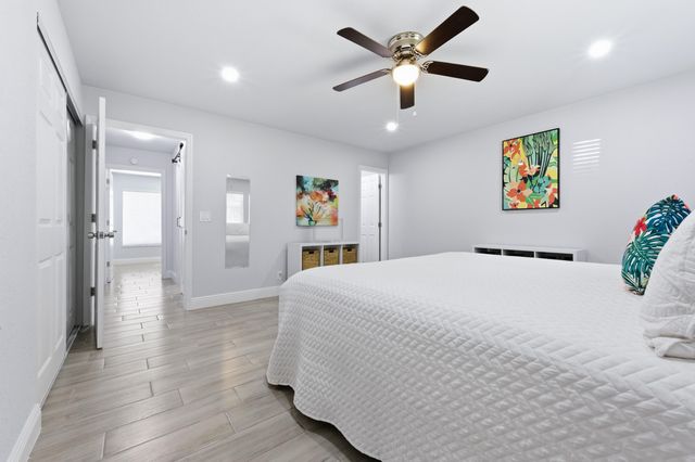 586 Laconia Circle, Lake Worth, FL 33467