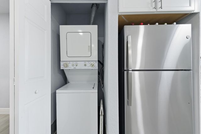 586 Laconia Circle, Lake Worth, FL 33467