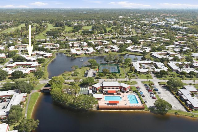 586 Laconia Circle, Lake Worth, FL 33467