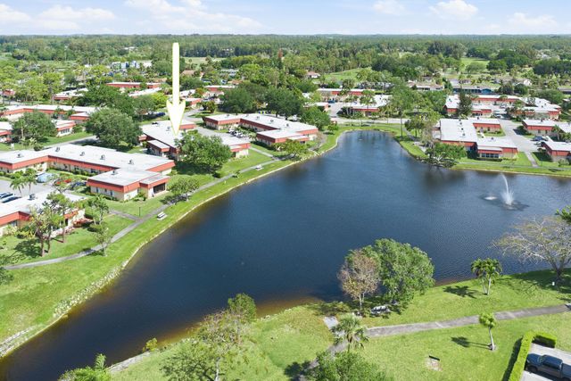 586 Laconia Circle, Lake Worth, FL 33467