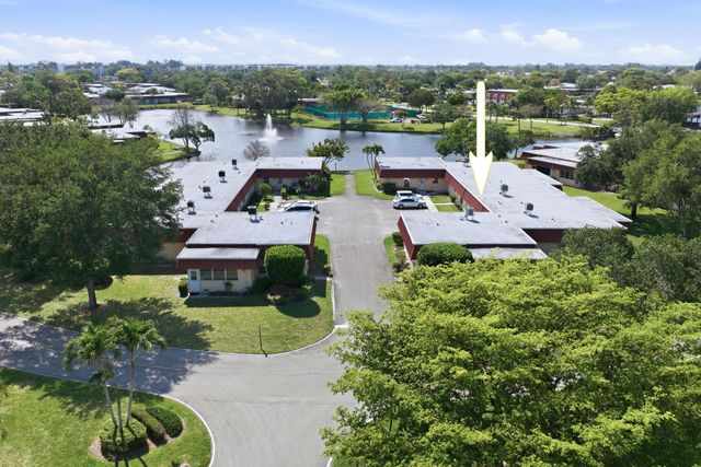 586 Laconia Circle, Lake Worth, FL 33467