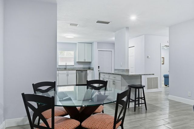 586 Laconia Circle, Lake Worth, FL 33467