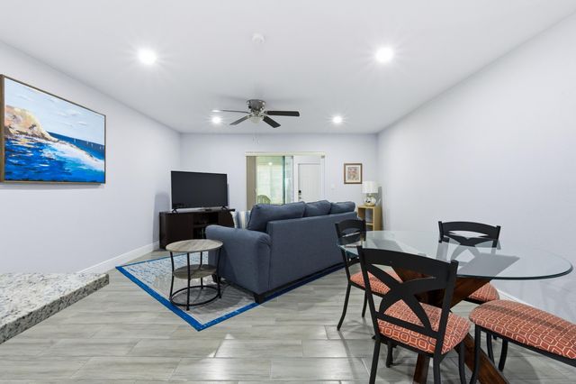 586 Laconia Circle, Lake Worth, FL 33467