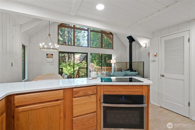 450 E Pointes Drive E, Shelton, WA 98584