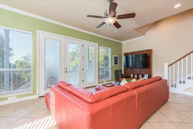 1943 Glencove DR, Kingsland, TX 78639