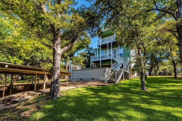 1943 Glencove DR, Kingsland, TX 78639
