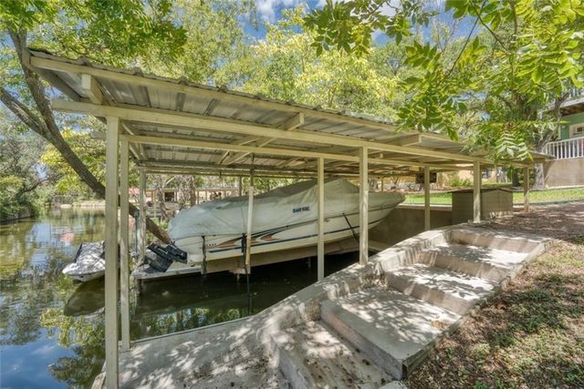 1943 Glencove DR, Kingsland, TX 78639