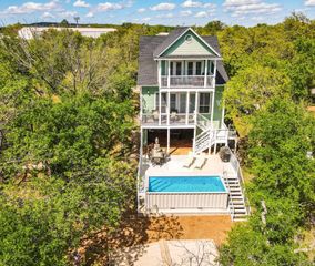 1943 Glencove DR, Kingsland, TX 78639