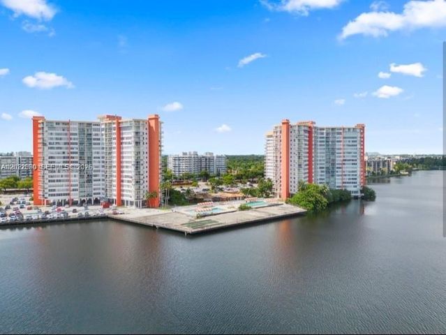 1301 NE Miami Gardens Drive 1013W, Miami, FL 33179