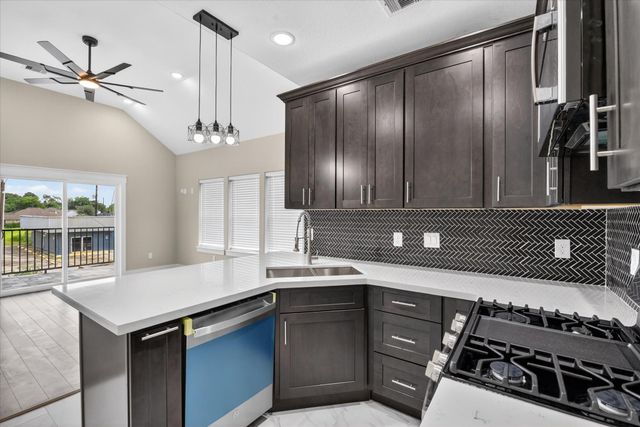 3434 Sunbeam Street A, Houston, TX 77051