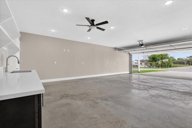 3434 Sunbeam Street A, Houston, TX 77051