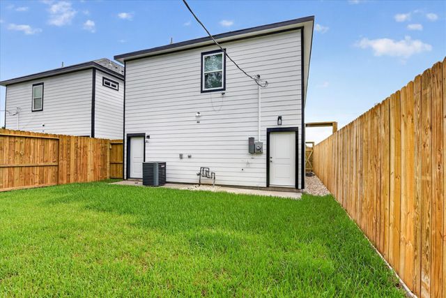 3434 Sunbeam Street A, Houston, TX 77051