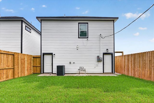 3434 Sunbeam Street A, Houston, TX 77051