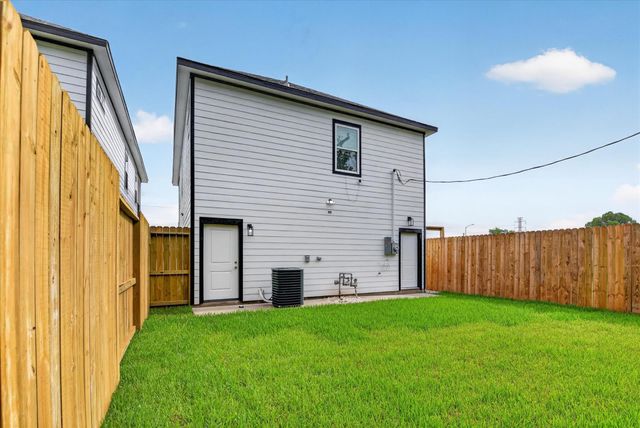 3434 Sunbeam Street A, Houston, TX 77051