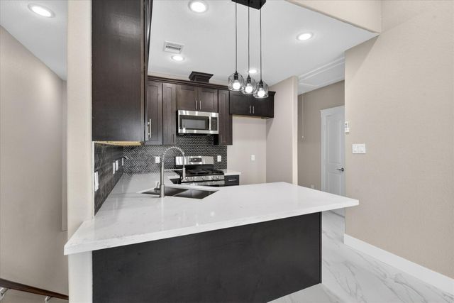 3434 Sunbeam Street A, Houston, TX 77051