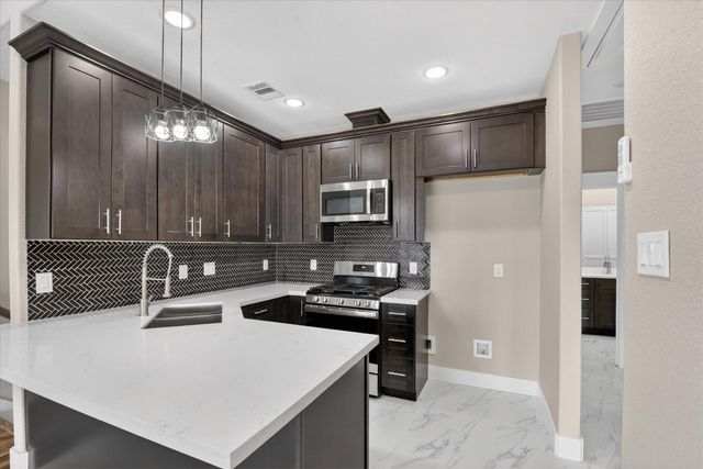 3434 Sunbeam Street A, Houston, TX 77051