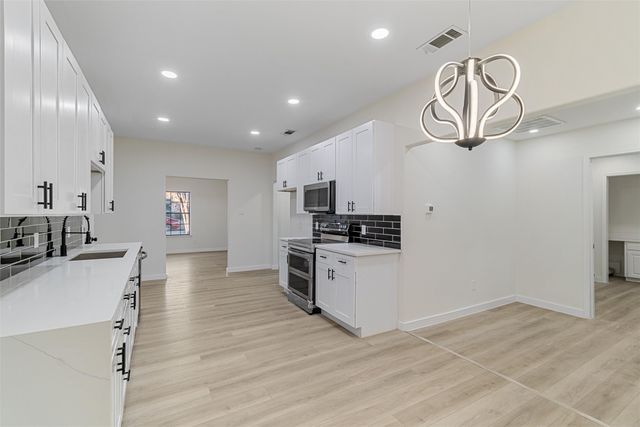 6644 Pleasant Ridge Drive, North Richland Hills, TX 76180