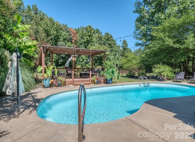 126 Misty Woods Drive, Lake Wylie, SC 29710