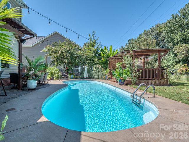 126 Misty Woods Drive, Lake Wylie, SC 29710