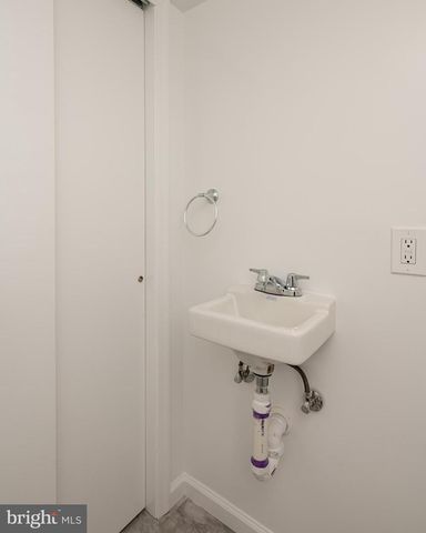 4814 ARLINGTON BLVD, Arlington, VA 22204