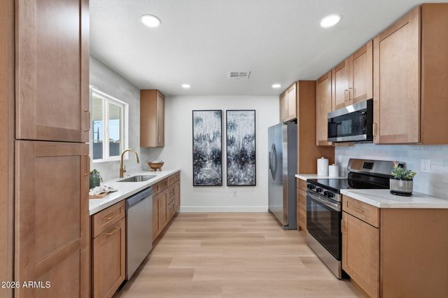 3401 W ORAIBI Drive, Phoenix, AZ 85027