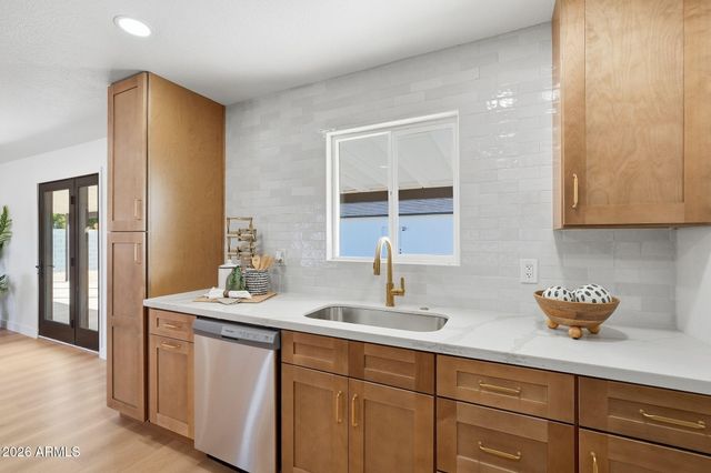 3401 W ORAIBI Drive, Phoenix, AZ 85027