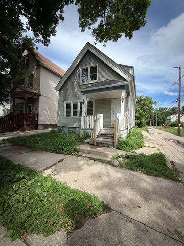 2564 N 17th STREET, Milwaukee, WI 53206
