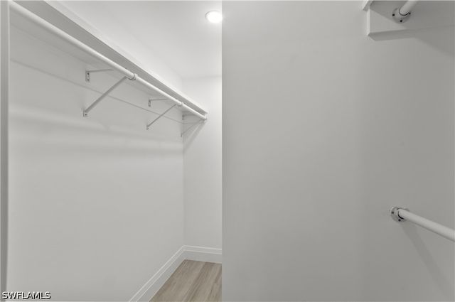 658 Broad AVE S J658, Naples, FL 34102