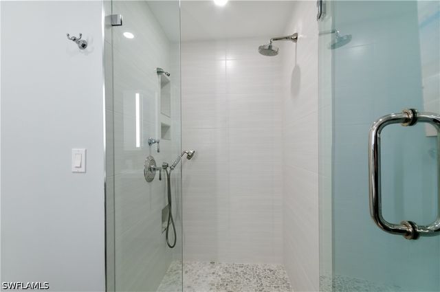 658 Broad AVE S J658, Naples, FL 34102