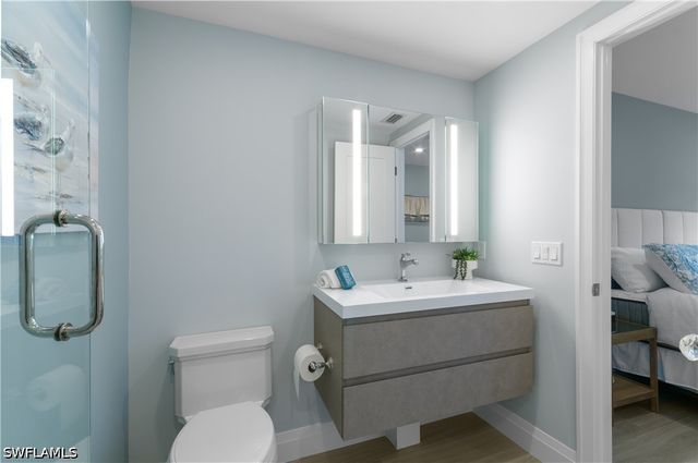 658 Broad AVE S J658, Naples, FL 34102