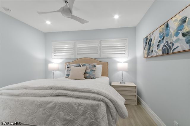 658 Broad AVE S J658, Naples, FL 34102